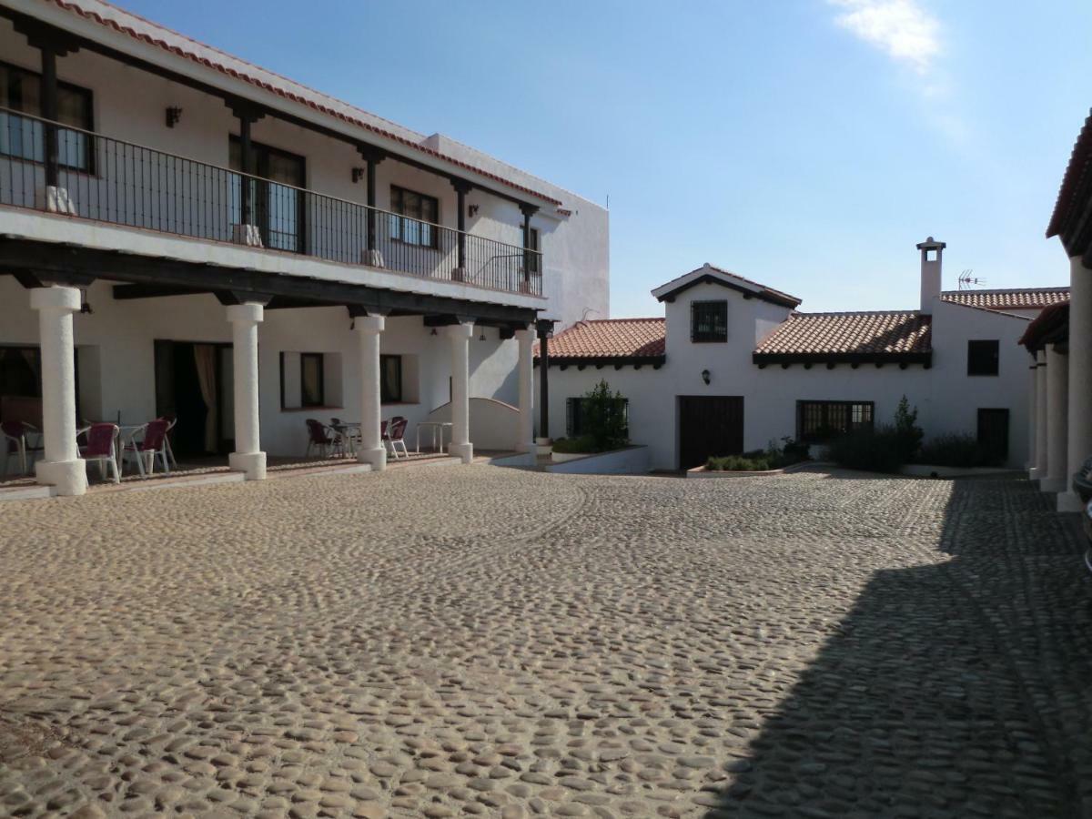 C.Rural Huertadeltiocruz Guest House Mestanza Bagian luar foto