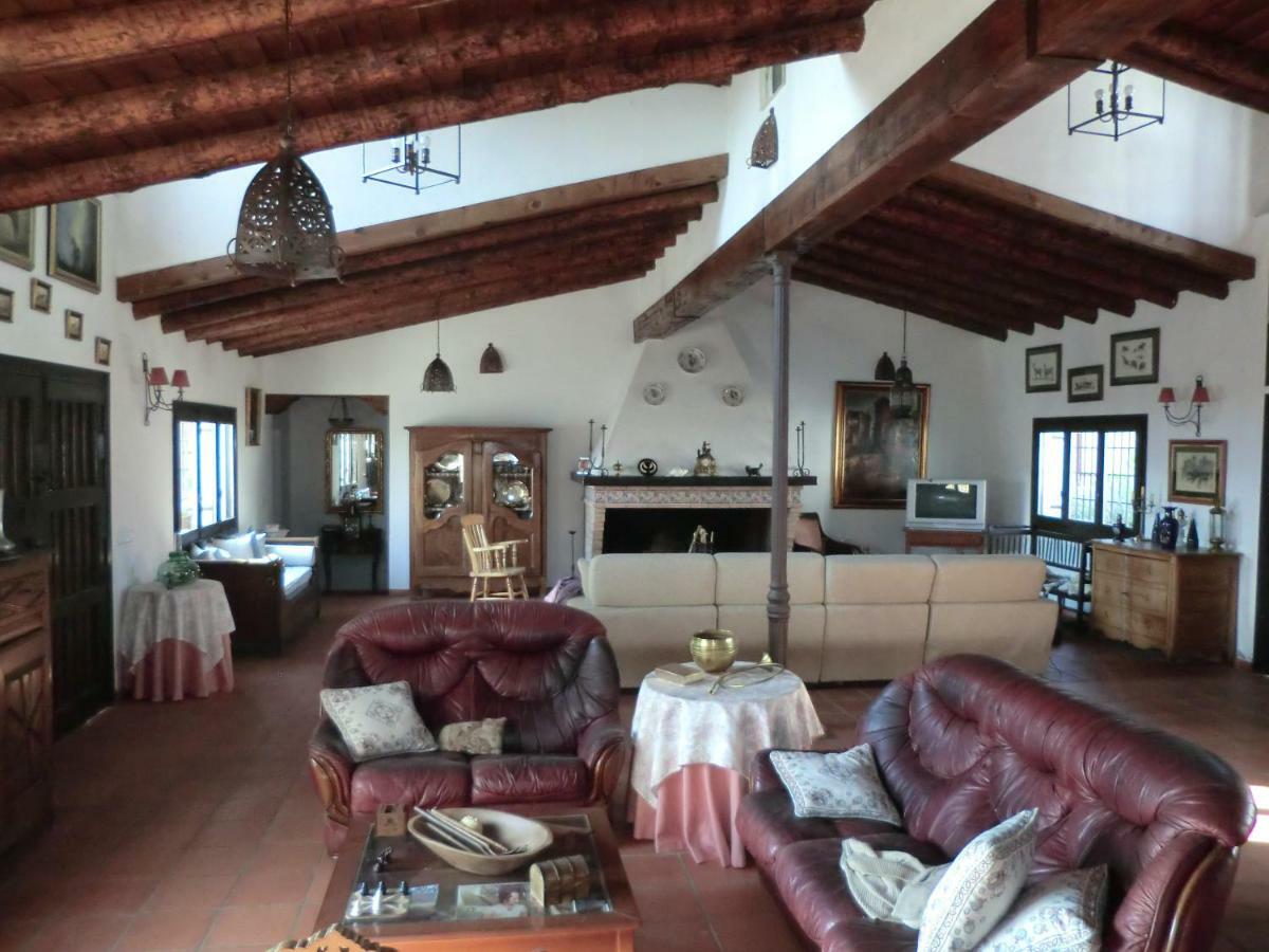 C.Rural Huertadeltiocruz Guest House Mestanza Bagian luar foto